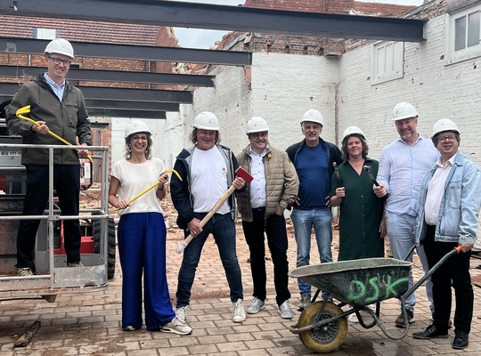 Schepencollege bij start werken Globetrotter